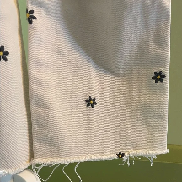 PacSun Cream Embroidered Ankle Jeans - Picture 5 of 8